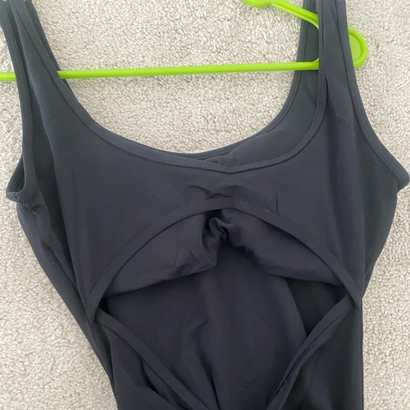 Jumpsuit/Romper size small padded bra sleeveless flare leg black 1 piece - Picture 2 of 9